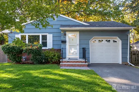976 Maltby Ave, South Plainfield, NJ 07080