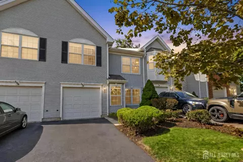 103 Creststone Cir, Princeton, NJ 08540