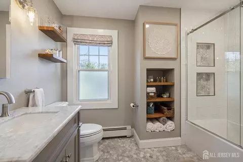 Bath - 202 Ashland Rd, Middlesex, NJ 08846 photo 1 of 1