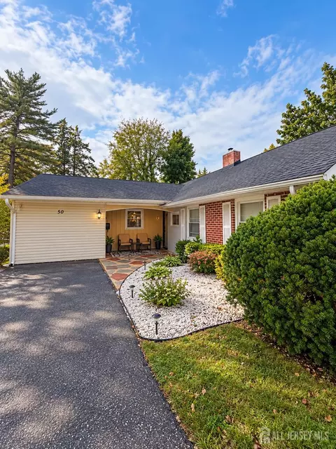 50 Peppermint Ln, Willingboro, NJ 08046