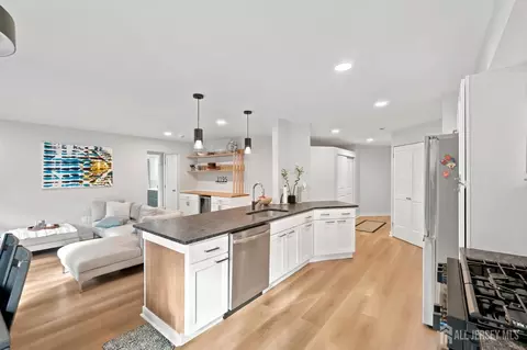3195 Cypress Ct, South Brunswick, NJ 08852