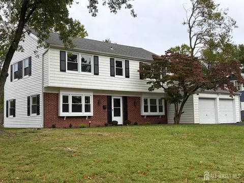 4 Overbrook Rd, Somerset, NJ 08873