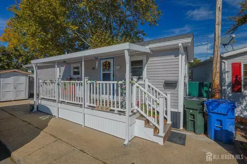 33 Freddie Ave, Avenel, NJ 07001