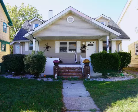 118 Monroe St, Roselle, NJ 07203