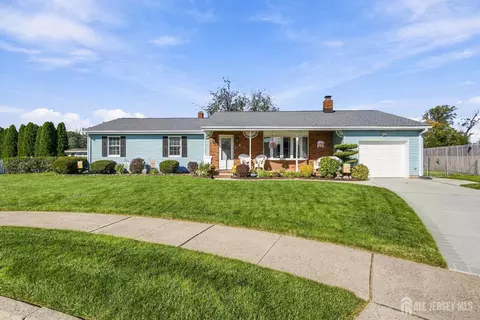 5 Seaman Ct, South Amboy, NJ 08879