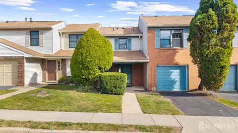 134 Hampton Ct, Somerset, NJ 08873