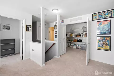 Entry Way - 63 Diamond Spring Dr, Monroe, NJ 08831 photo 2 of 4