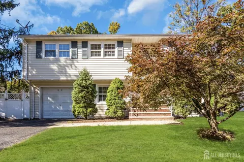 26 Nancy Ln, Piscataway, NJ 08854