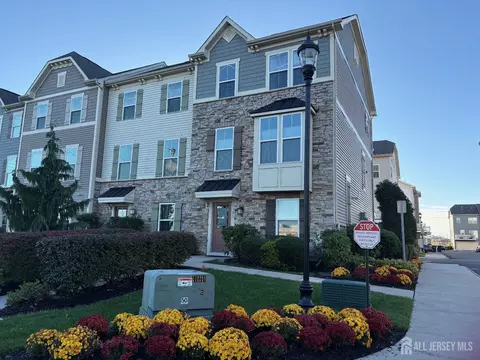 101 Bayside Ct, South Amboy, NJ 08879
