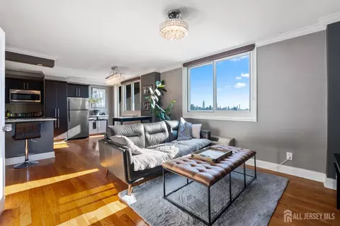 100 Manhattan Ave #2314, Union City, NJ 07087
