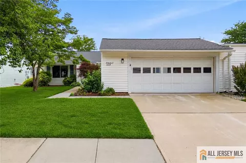 66 Essex Rd #66B, Monroe, NJ 08831