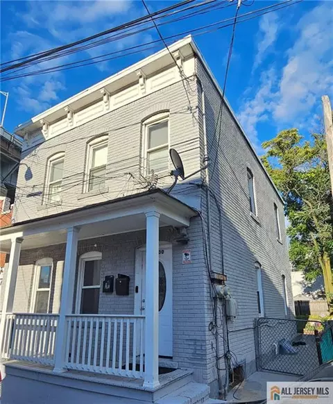 800 Central Pl, Perth Amboy, NJ 08861