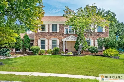 60 Essex Dr, South Brunswick, NJ 08852