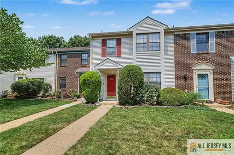 55 Pear Tree Ln, Franklin Park, NJ 08823