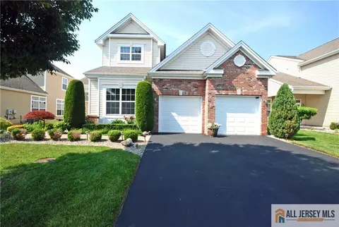 15 Mandrake Rd, Monroe, NJ 08831