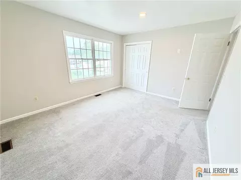 Bedroom - 86 Wilton Ave, Middlesex, NJ 08846 photo 2 of 6