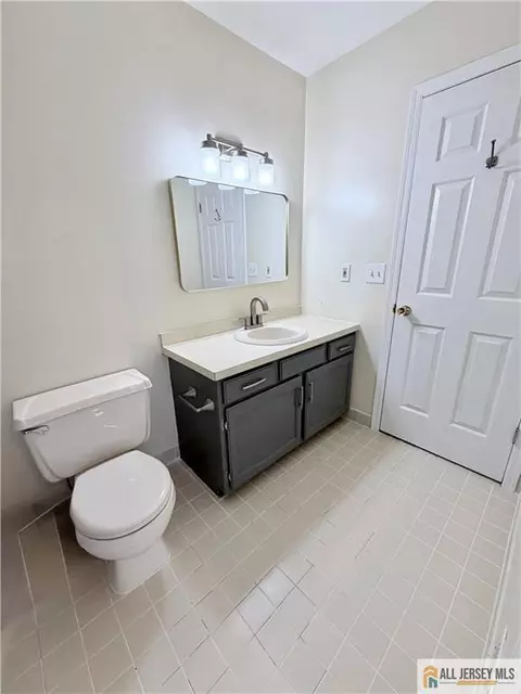 Bath - 86 Wilton Ave, Middlesex, NJ 08846 photo 3 of 3