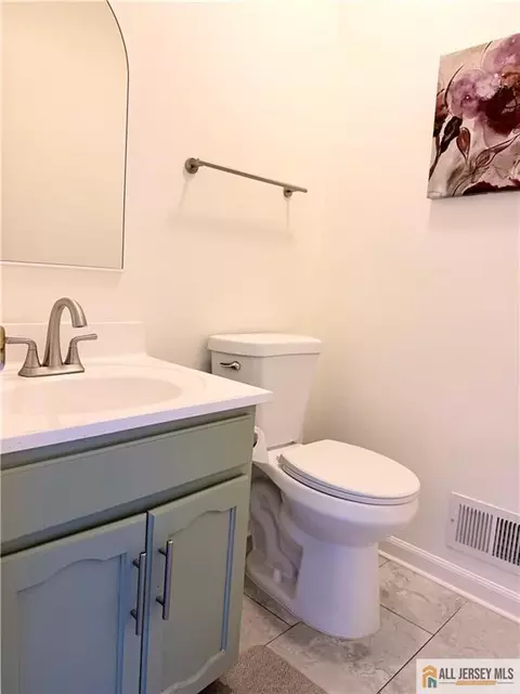 Bath - 86 Wilton Ave, Middlesex, NJ 08846 photo 1 of 3