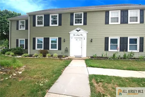 264 Middlebury Ln #A, Monroe, NJ 08831
