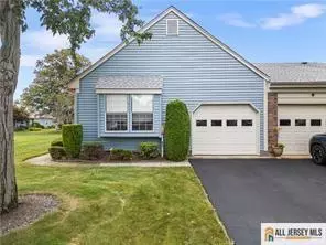25 Martin Van Buren Dr, Monroe Township, NJ 08831