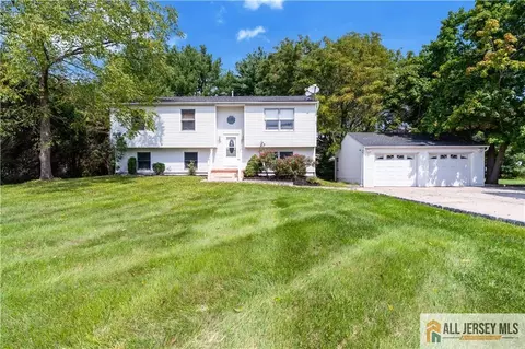 89 Dey Rd, Plainsboro, NJ 08512