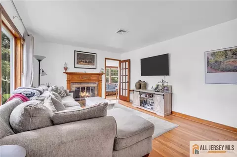 Living - 30 Martin St, Middlesex, NJ 08846 photo 1 of 1