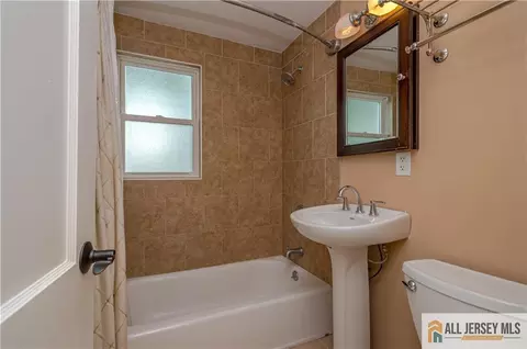 Bath - 4 Ruth Pl, Middlesex, NJ 08846 photo 1 of 1