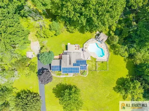 84 Harmony Brass Castle Rd, Washington Twp, NJ 07882