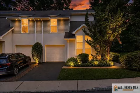 24 Parkside Dr, Jamesburg, NJ 08831