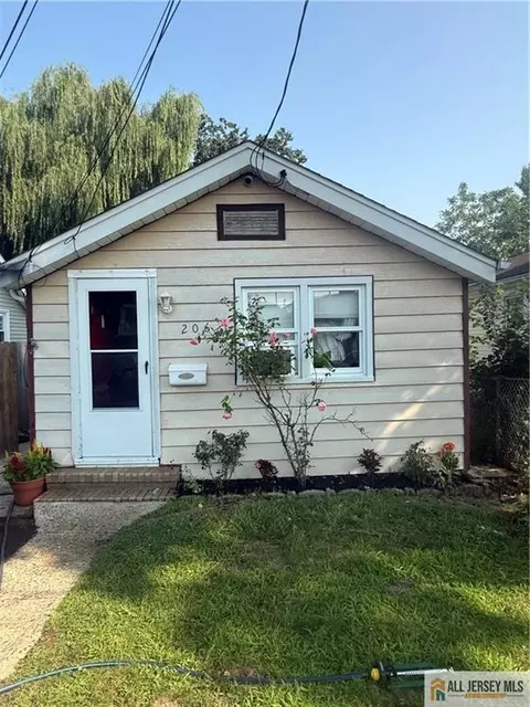 206 Hillcrest Ave, South Amboy, NJ 08879