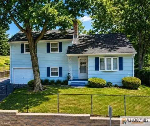 1 Riverview Ave, Piscataway, NJ 08854