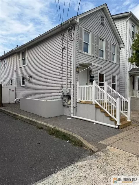 24 Welton St, New Brunswick, NJ 08901