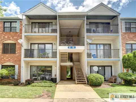 81 Canterbury Ct, Piscataway, NJ 08854