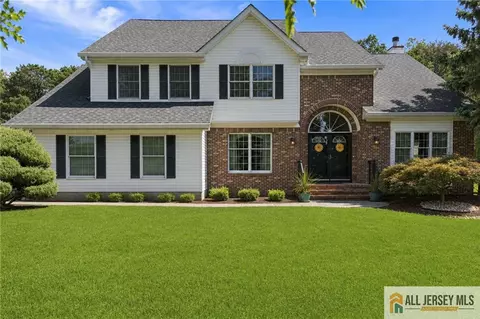 16 Dante Rd, Monroe, NJ 08831