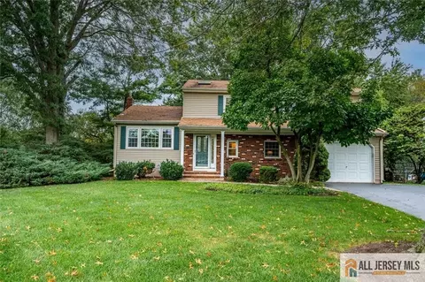 23 Oakey Dr, South Brunswick, NJ 08824