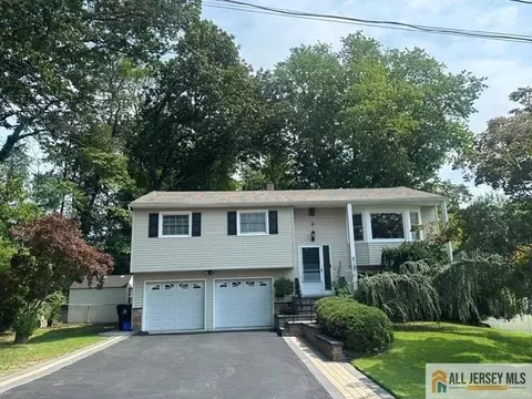 3 Bruce Rd, East Brunswick, NJ 08816