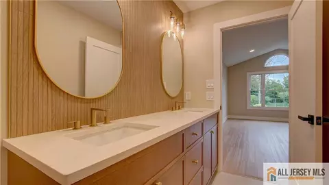 Bath - 106 Blackbird Dr, Monroe, NJ 08831 photo 3 of 4
