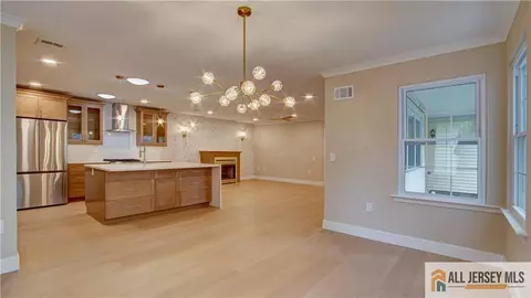 Entry Way - 106 Blackbird Dr, Monroe, NJ 08831 photo 4 of 13