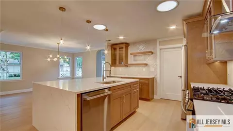 Entry Way - 106 Blackbird Dr, Monroe, NJ 08831 photo 2 of 13