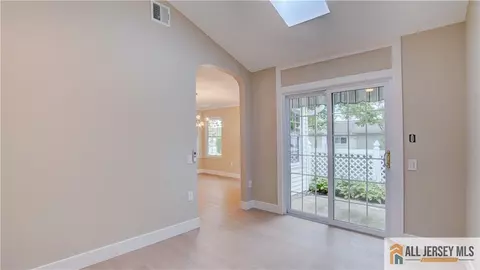 Entry Way - 106 Blackbird Dr, Monroe, NJ 08831 photo 6 of 13