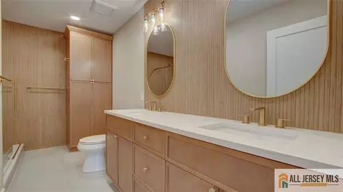 Bath - 106 Blackbird Dr, Monroe, NJ 08831 photo 2 of 4