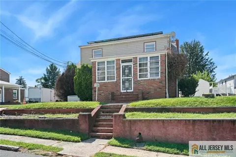 35 Lavern St, Sayreville, NJ 08872