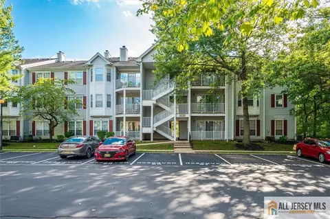 14 Sheffield Ct, North Brunswick, NJ 08902