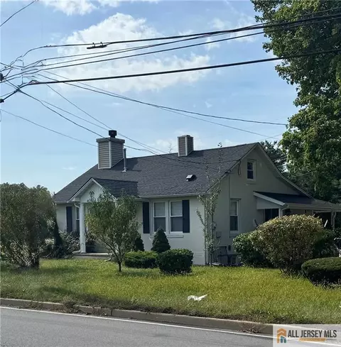69 Dunhams Corner Rd, East Brunswick, NJ 08816