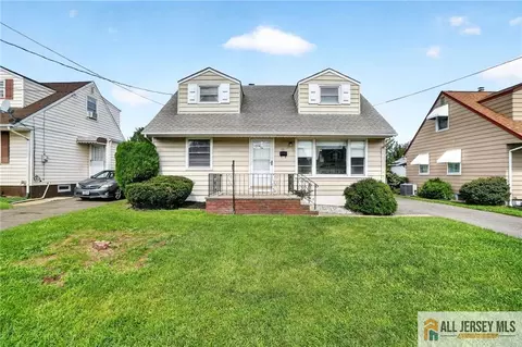 68 Oak St, Carteret, NJ 07008