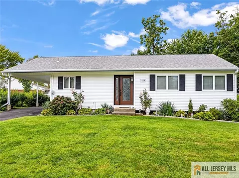 19 Purdue Rd, Parlin, NJ 08859