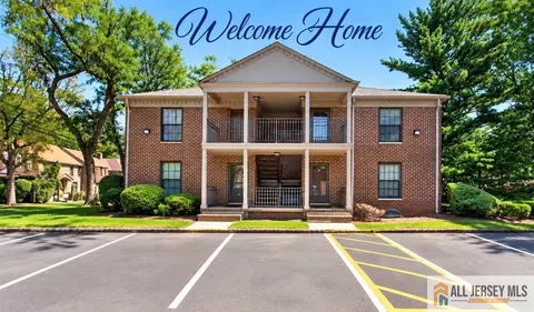 324 Gills Ln #2D, Iselin, NJ 08830