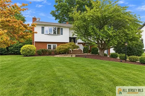 18 Lincoln Ave, East Brunswick, NJ 08816