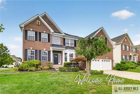58 Meadow Run Rd, Fieldsboro, NJ 08505