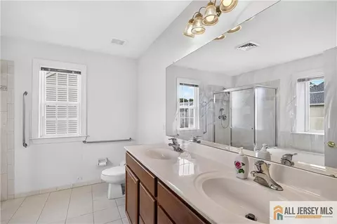 Bath - 58 Meadow Run Rd, Fieldsboro, NJ 08505 photo 2 of 3